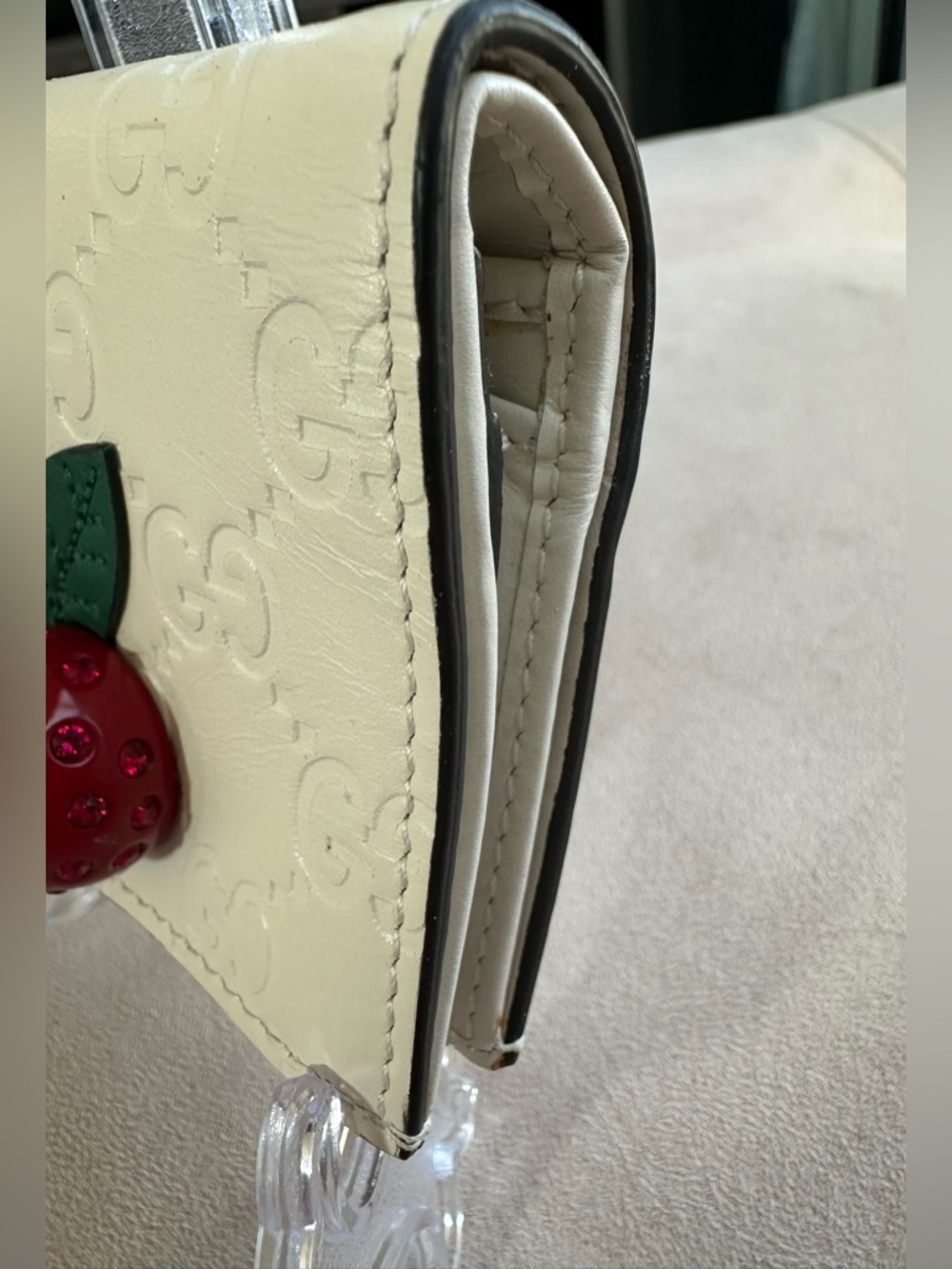 Gucci Signature Cherry Leather Compact Wallet - Authentic - White - New w/ Flaws - Picture 3 of 14